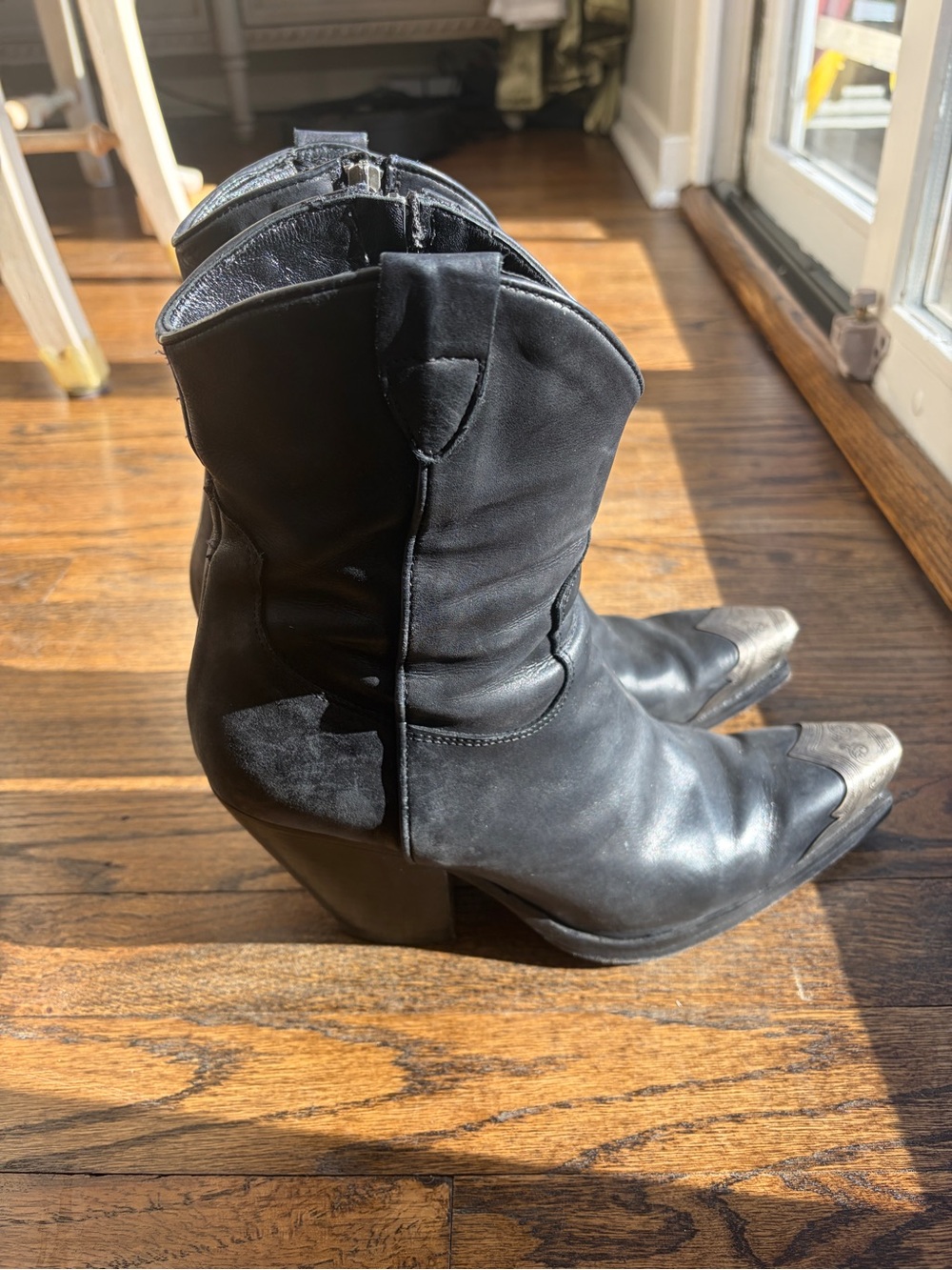 Vero Cuoio Black Leather Western Ankle Boots with Metal Toe Caps - Picture 4 of 6